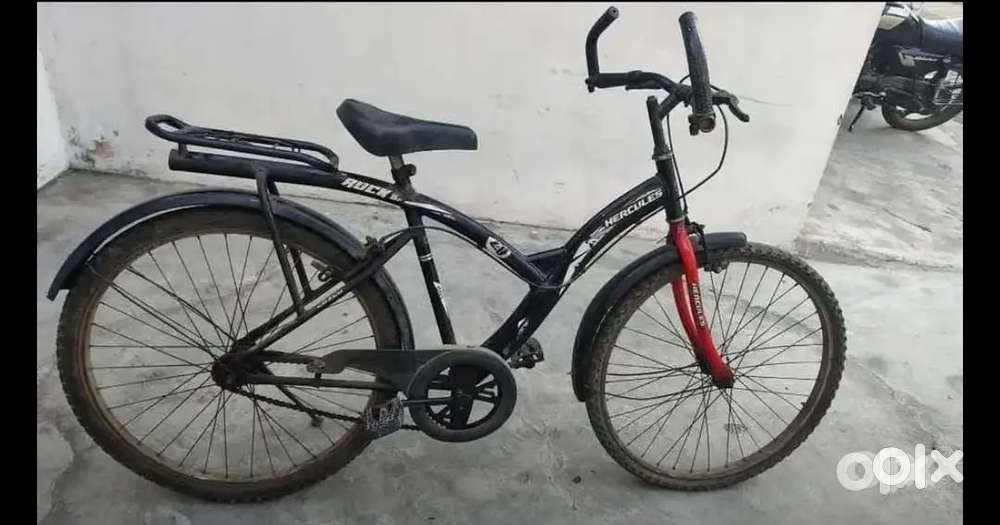 Black colour Hercules bicycle