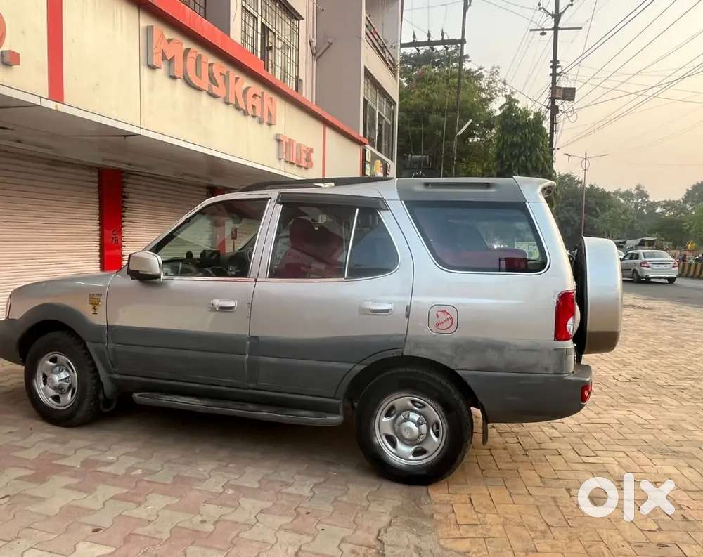 Safari lx 4*4 2012 model sale