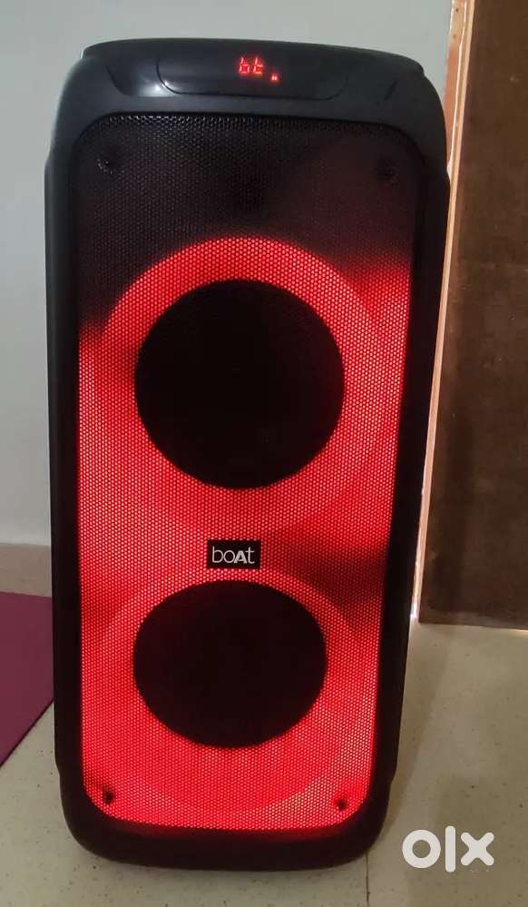 Boat PartyPal 390 Bluetooth Speaker – Powerful Sound & Party Lights!