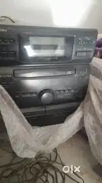 Sansui 7 cd player with 4 speakers