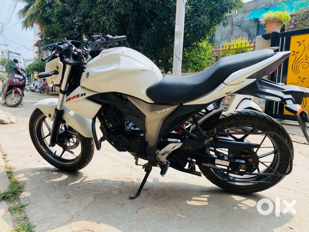 Suzuki gixxer