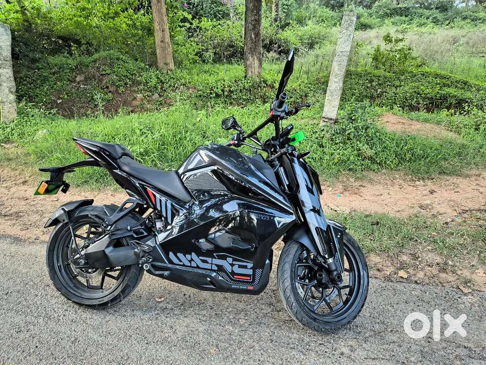 Ultraviolette F77 + Boost Charger included