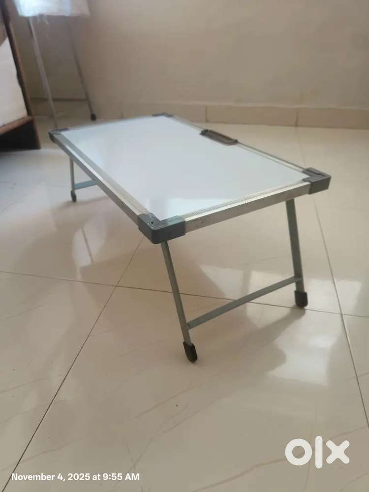 Whiteboard portable laptop study table
