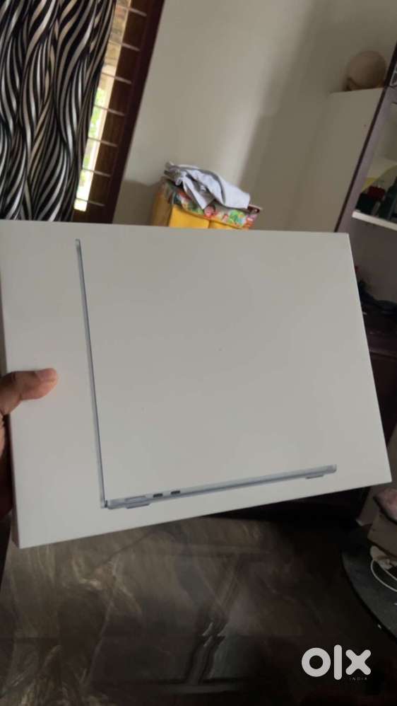 MACBOOK M4 AIR FOR SALE