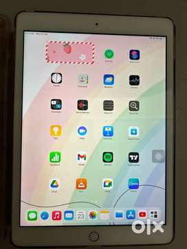 Well maintained 8th generation apple ipad with flip cover