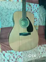 Yamaha F310 barely used. Price bargainable