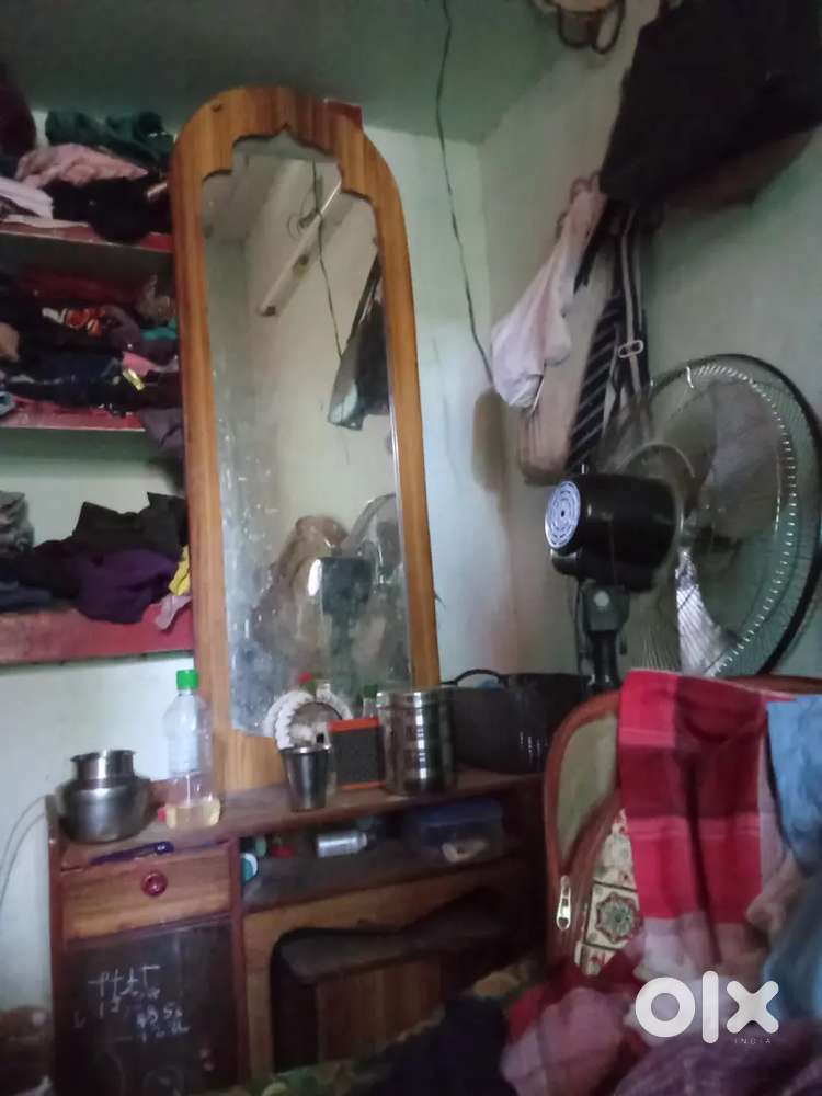 Dressing table