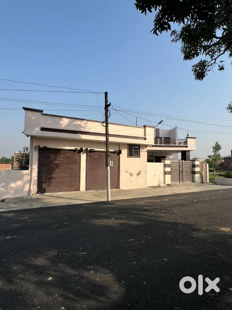 4 bedroom 2 Bathroom well furneshed kitchen 1 guest room Pooja room