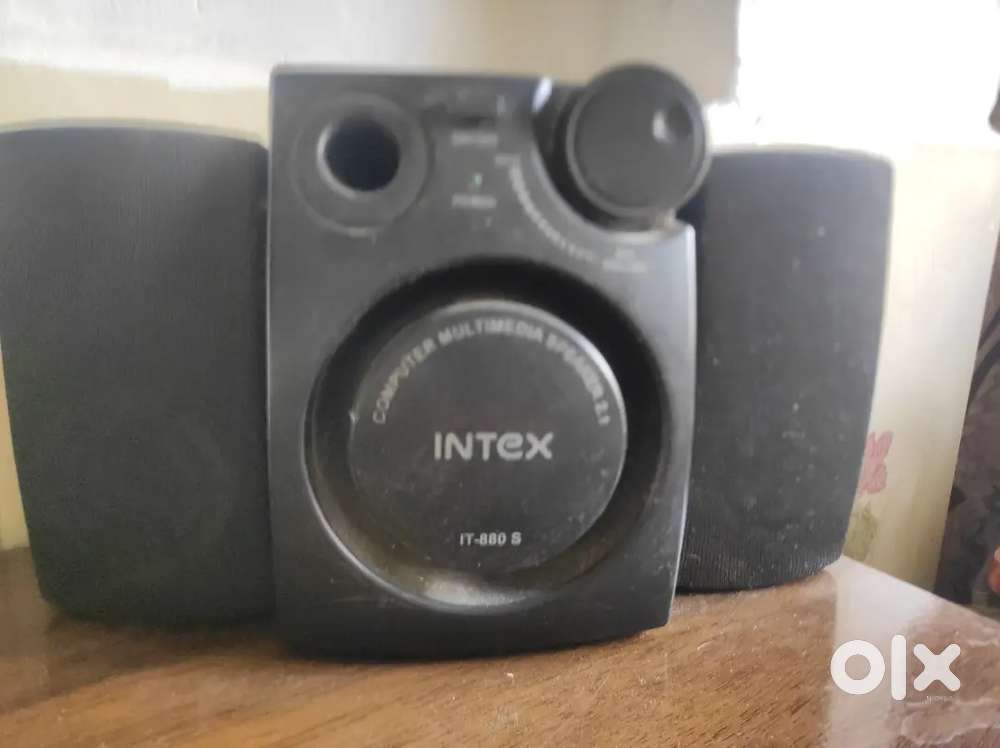 Multimedia speakers 2.1