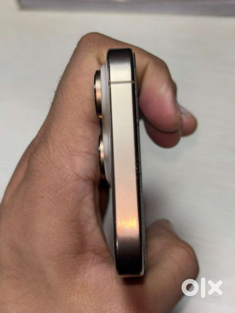 16 pro Desert Titanium