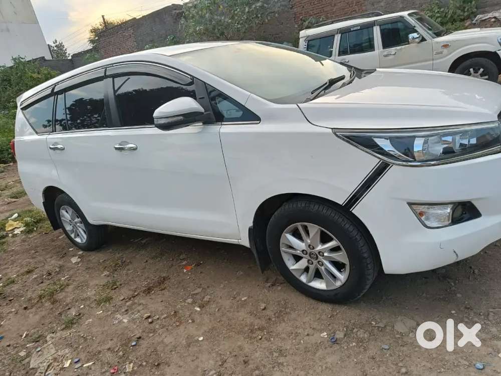 Toyota innova crysta
