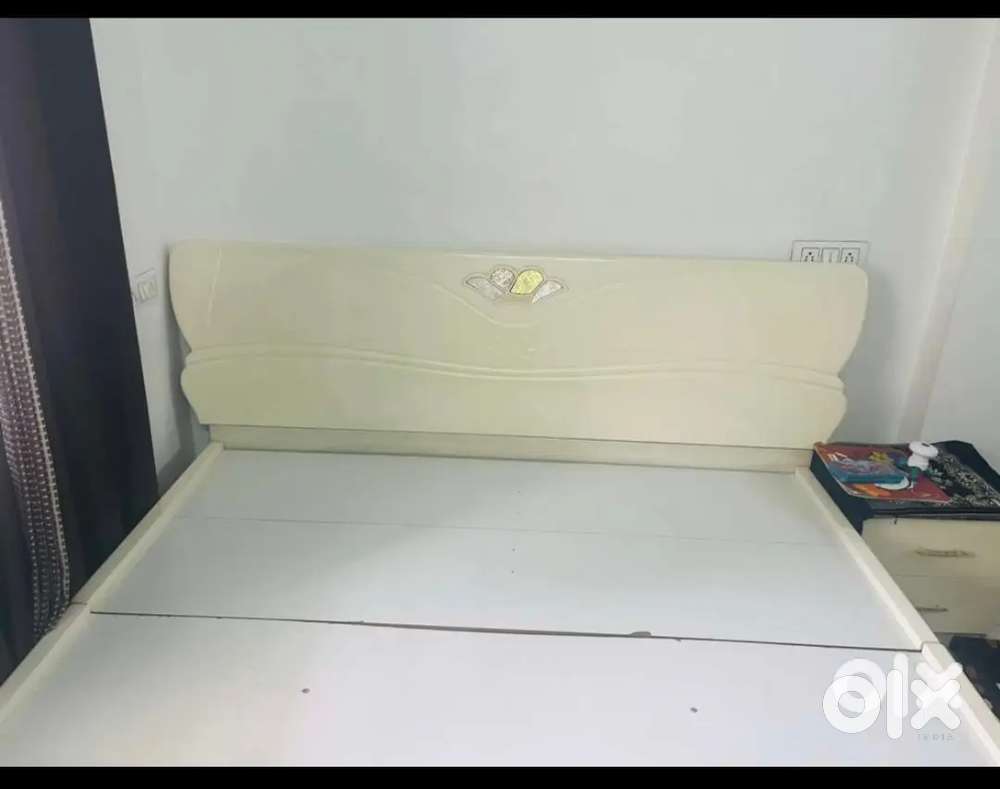 King Size Bed 7x7ft by Mahidpurwala