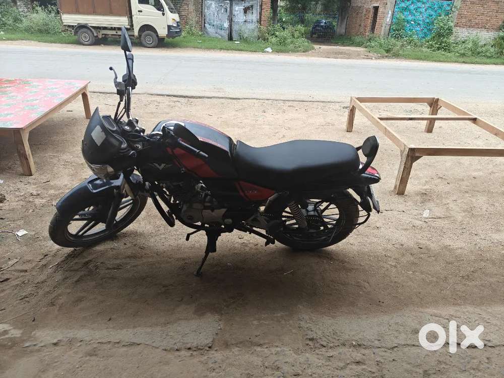 Indian Navy ship ki gadi hai