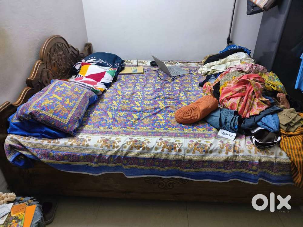 Double bed box deewan (teakwood)