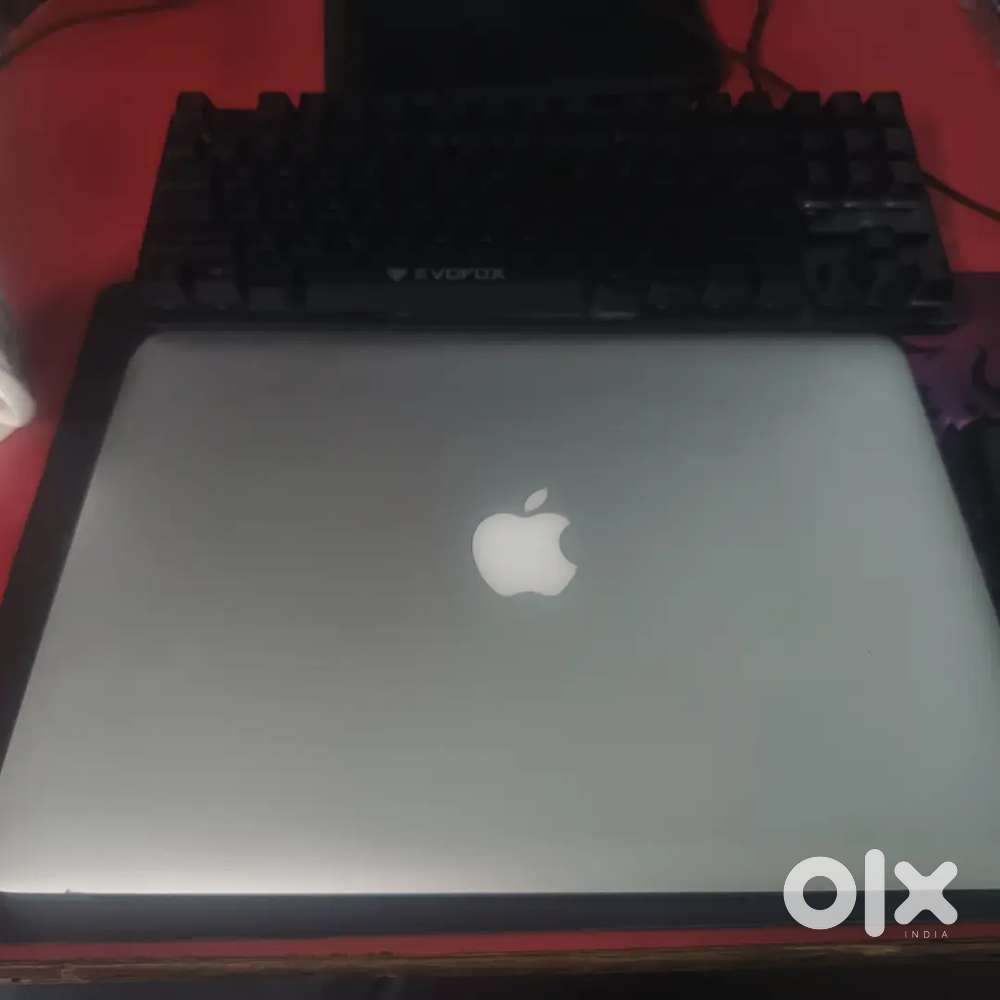 Macbook Air (13-inch, Early 2015)