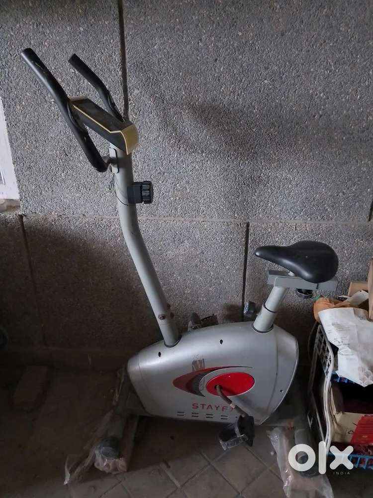 Spin bike indoor exercise cycle