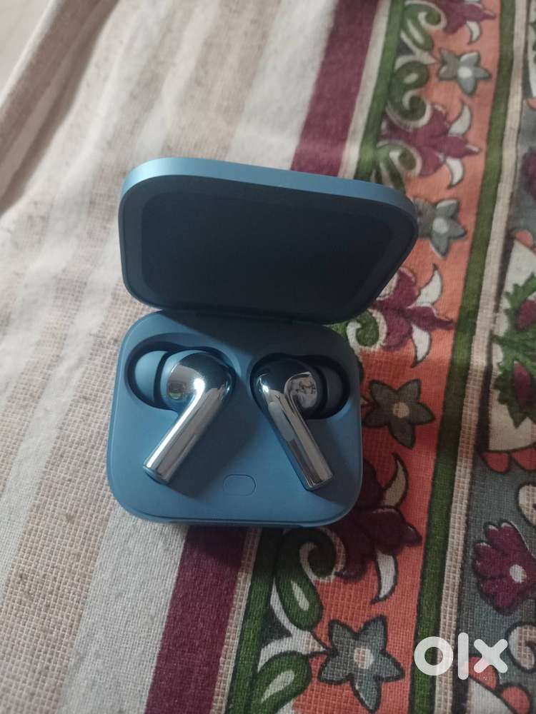 1 day old one Plus buds 3