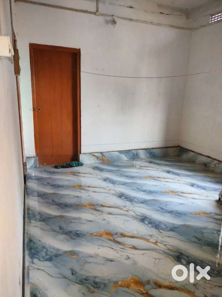 Two single room for bachelor family students , No unmarried couple.