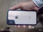 iPhone xs 64gb battery health 76%