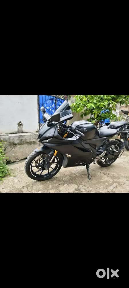 Yamaha R15 V4 bike