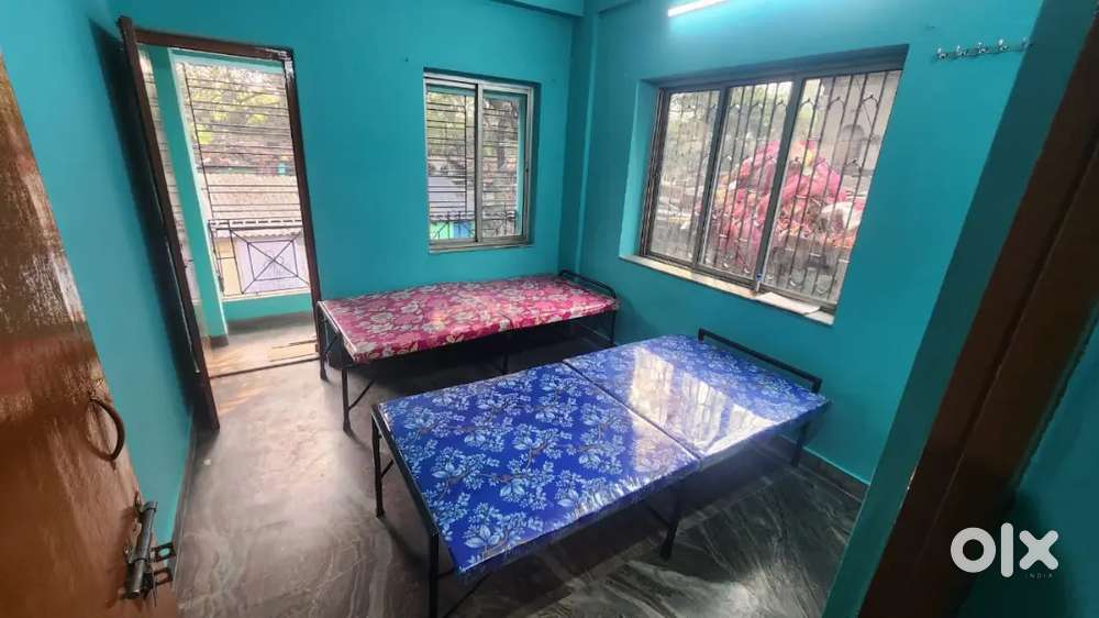 BOYS PG AVAILABLE AT SEALDHA