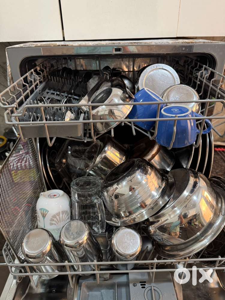 Counter top dishwasher