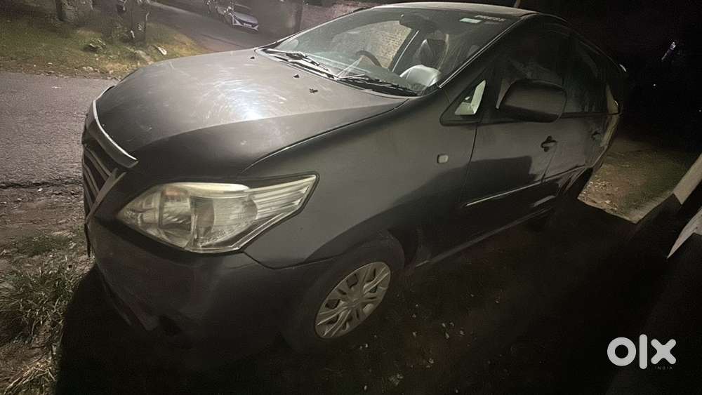 Toyota Innova 2013 Diesel 200000 Km Driven
