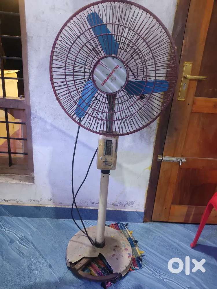 Almonand Pedastial fan