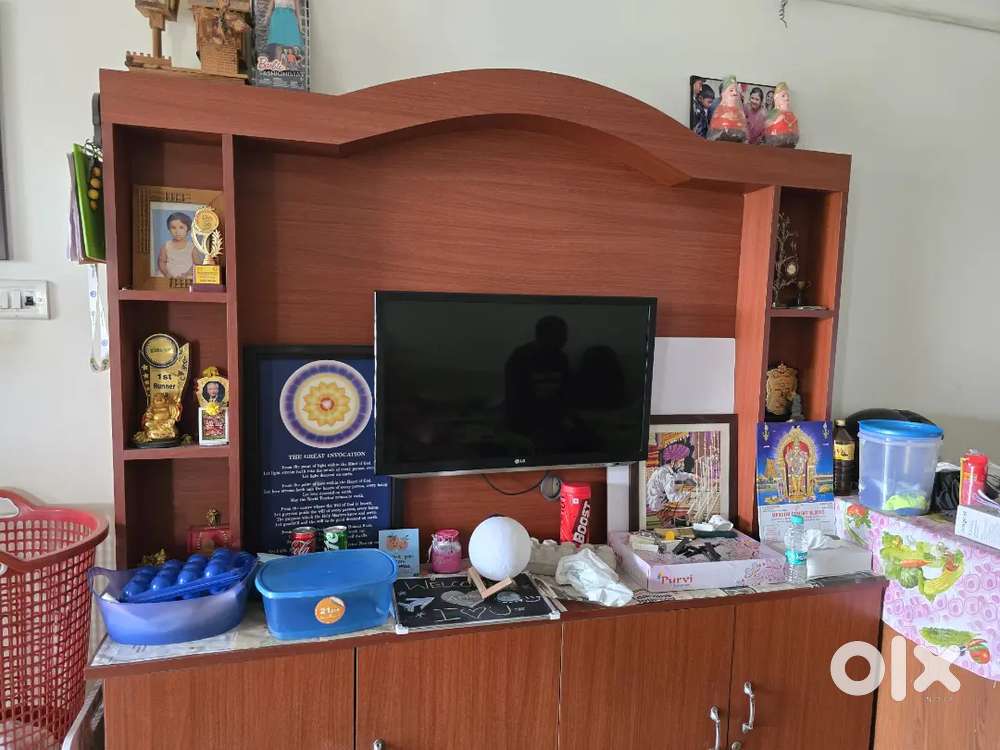 LG 32 inches LED SMART TV