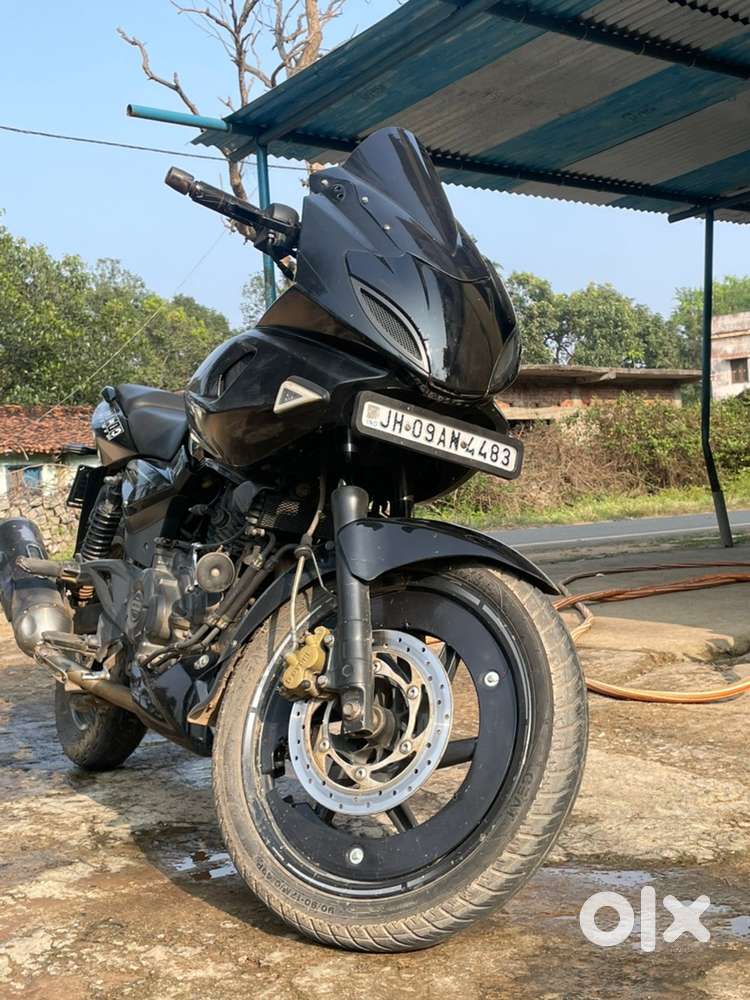 Pulsar 220 f