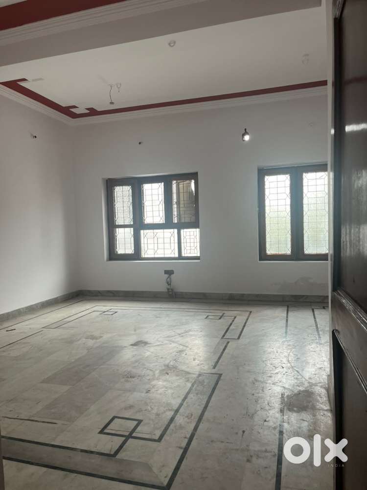 Commercial and Residential 3 bhk flat at first floor