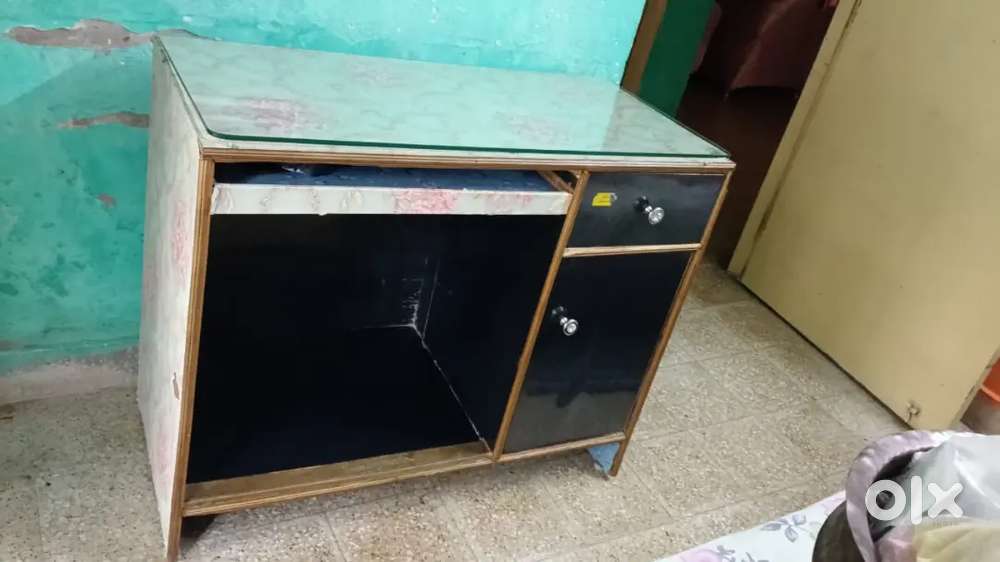 Computer table covered with full mica inner side