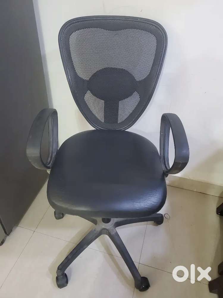 Office Chair..Need to sell asap. Relocating in 2 days.