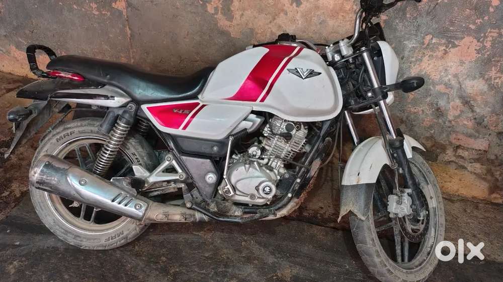 2017 model bike hai...55 ka milage hai... condition acchi hai