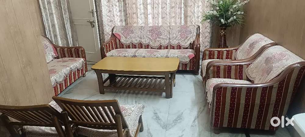 7 seater sofa set with table