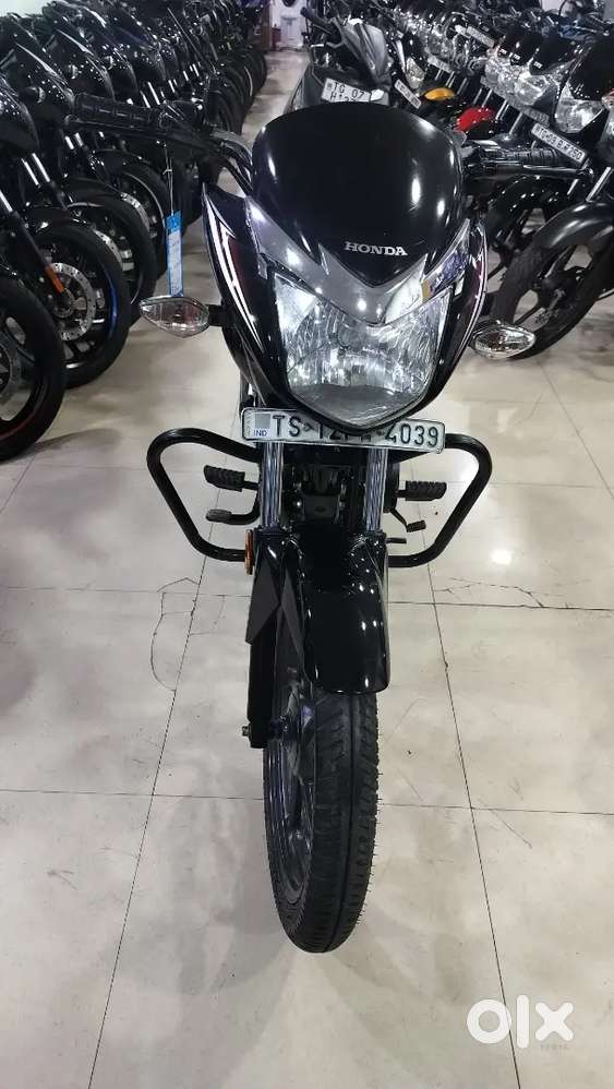 Shine 2024 model black and red colour