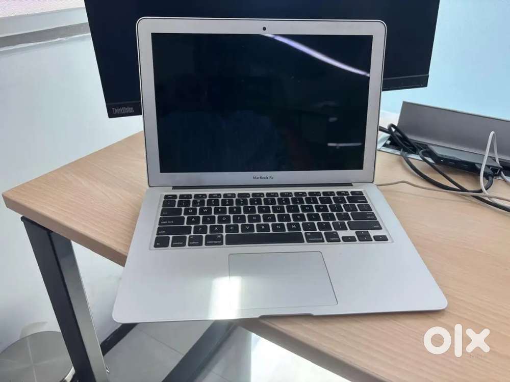 MacBook Air 2017  Slim, Fast & Reliable  Minor Scratches Only