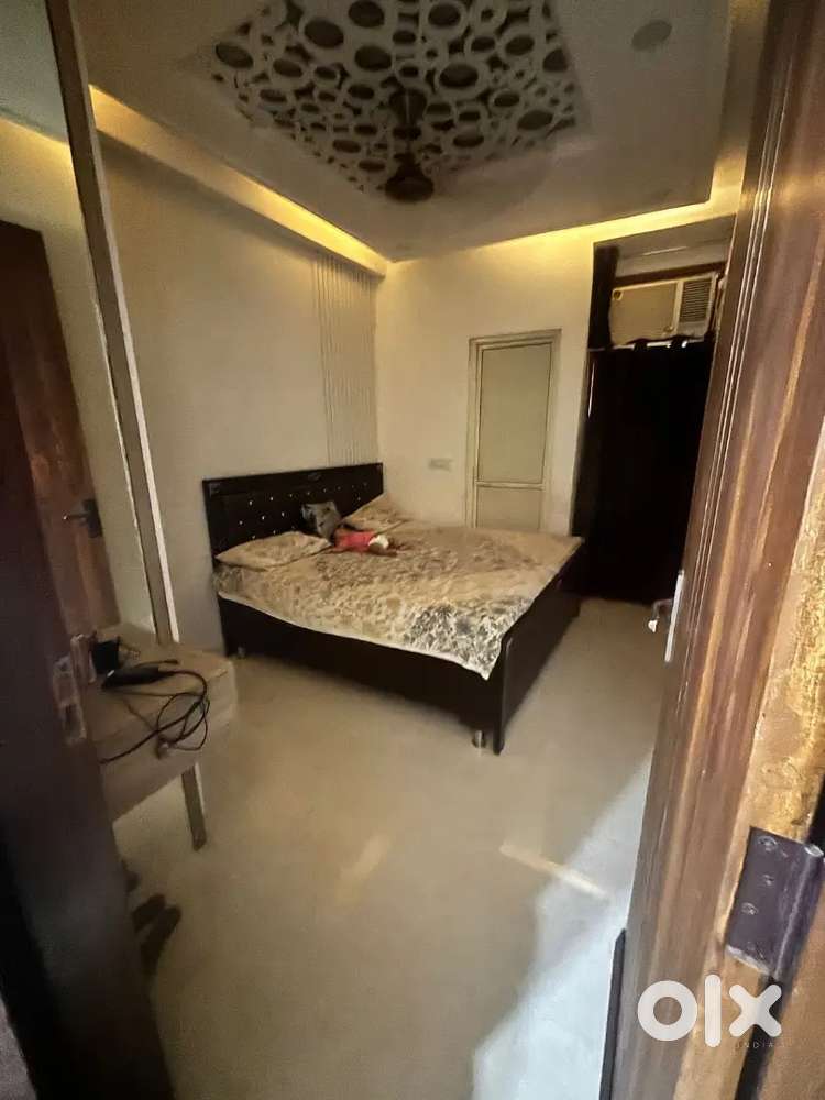 Three bhk semi furnished,rent-18k
