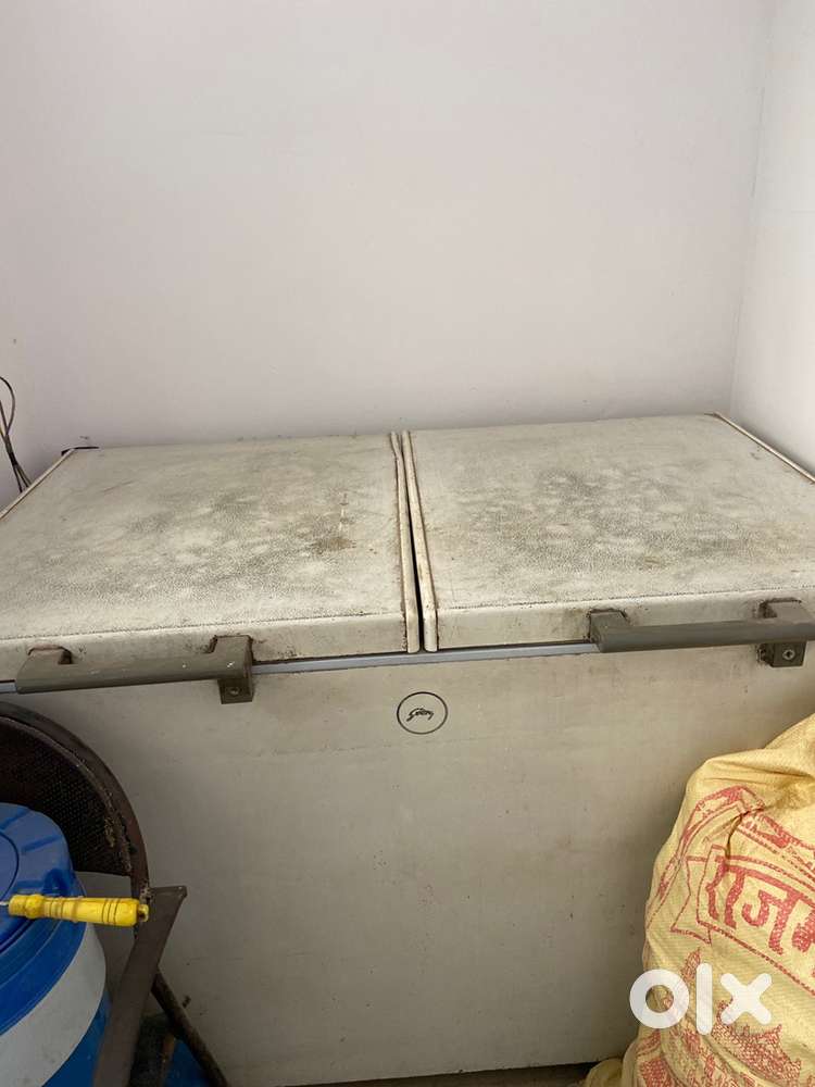 Deepfridge in excellent cooling condition 15000₹
