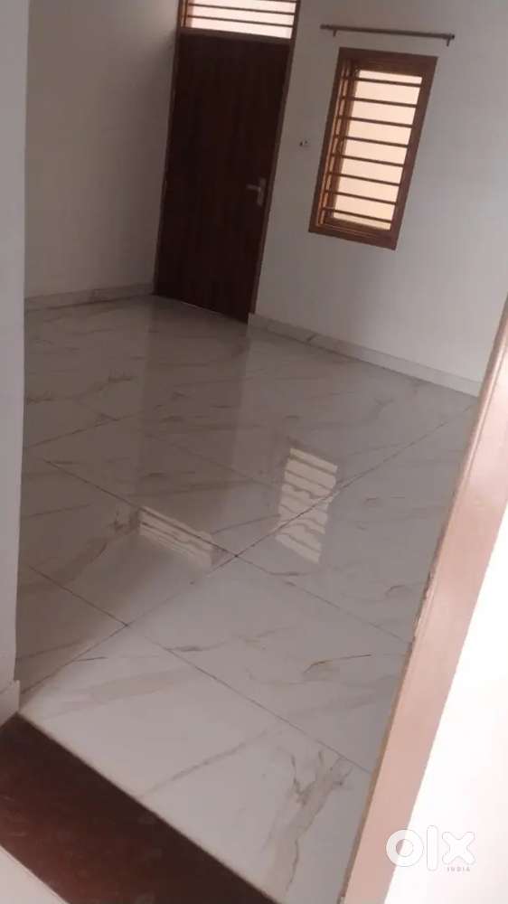 Independent 1st floor seperate portion new build semi furnished