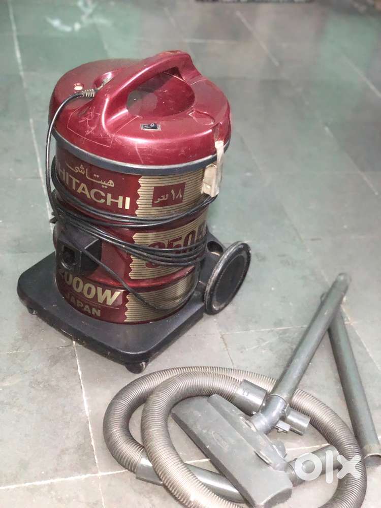 Hitachi 18 liters vacuum cleaner