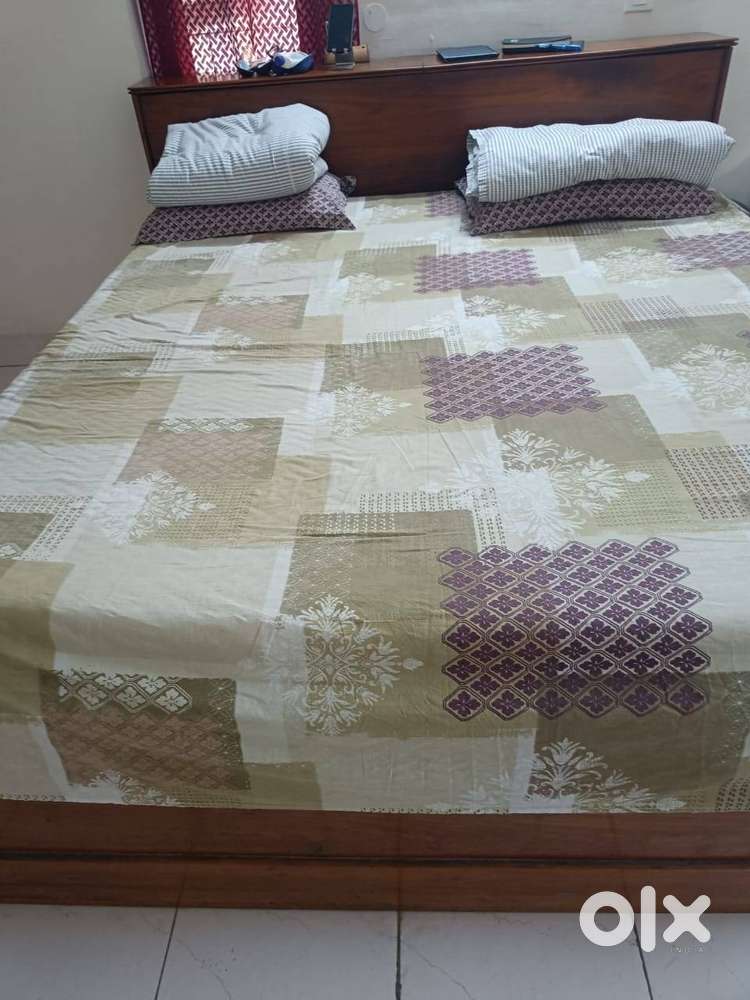 King +sized pure teak wood Six sides detachable Bed