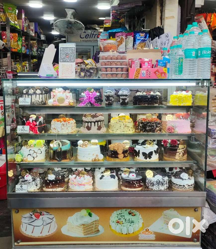 Cake counter 4 square feet