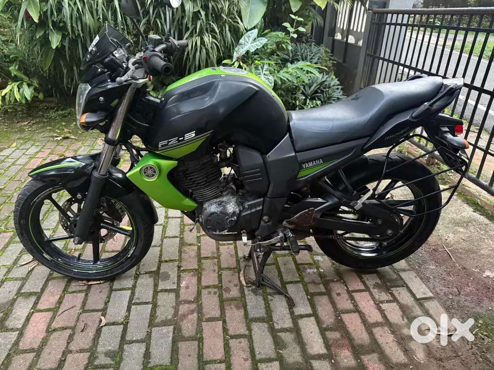 Yamaha Fzs