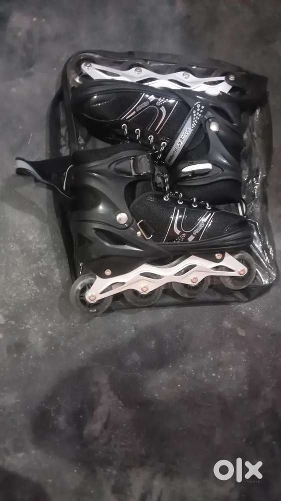 Liner skating shoes