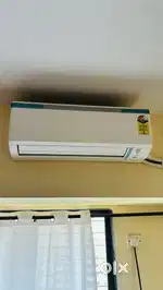 Barely used Daikin 0.8 Ton 3 Star, Fixed Speed Split AC