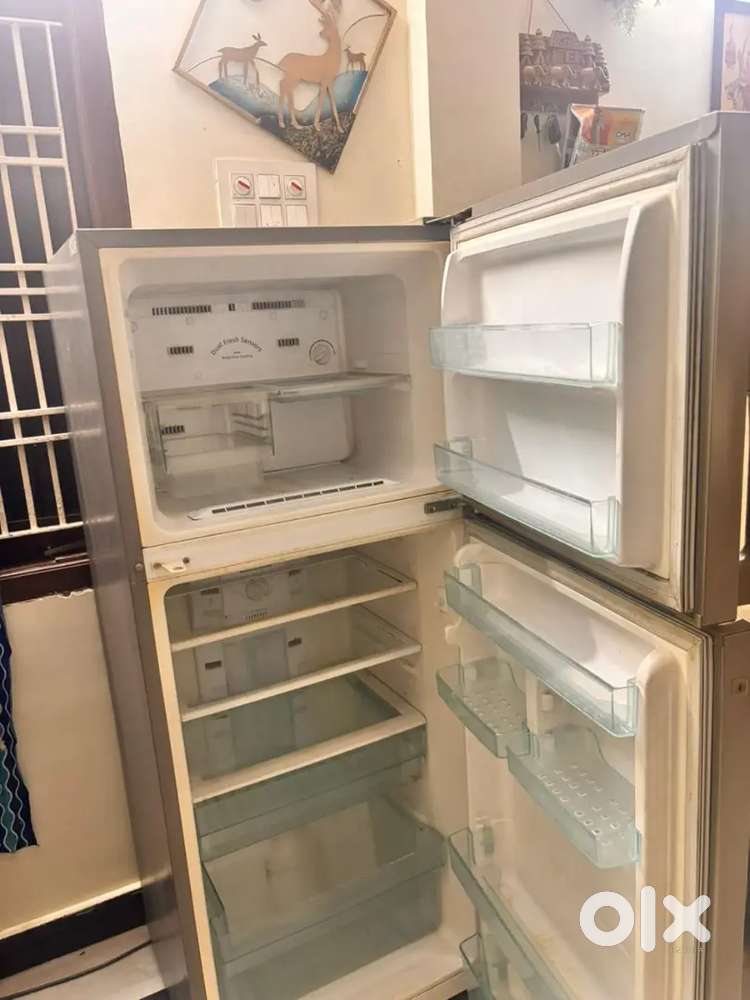 Samsung fridge good condition latest255