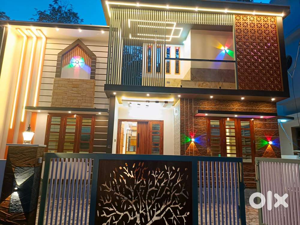 NEW AREACTIVE 3 BHK HOUSE FOR SALE @ MALAYINKEEZHU, MACHIL