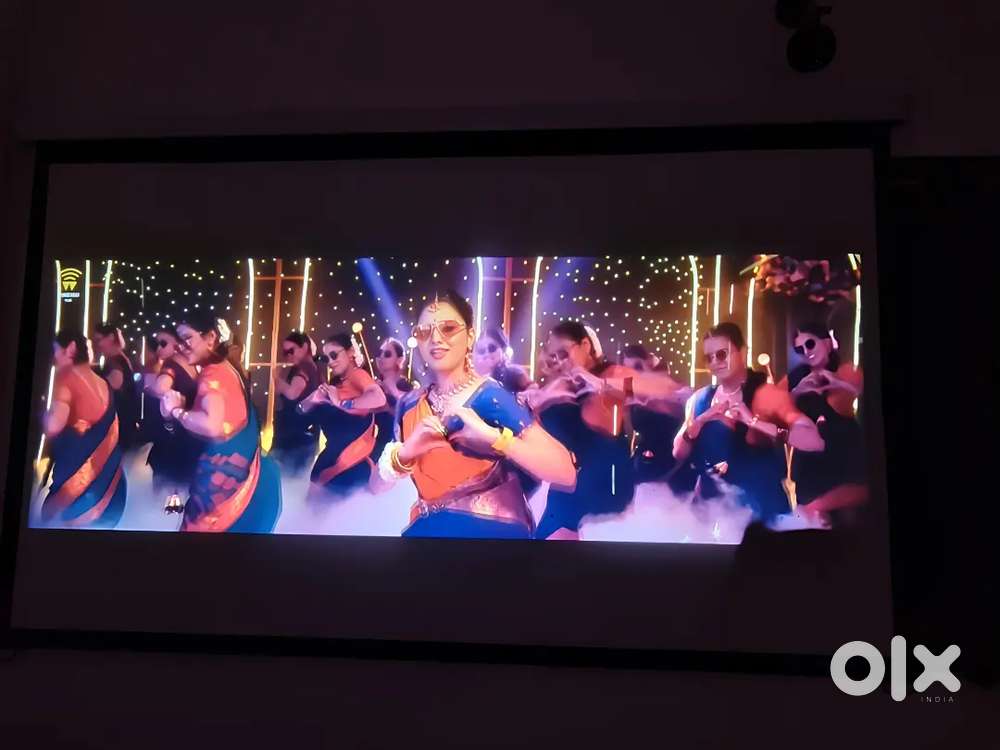 Beem 410 Smart LED Projector