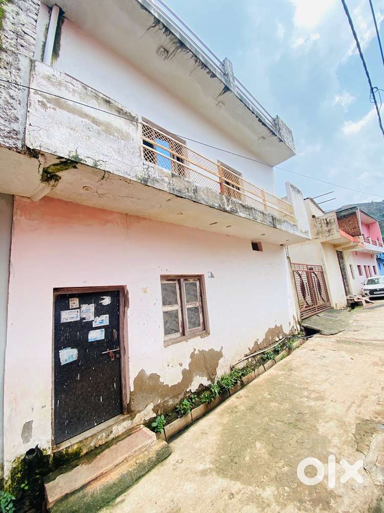 2 मंजिल घर है जल्दी बेचना है